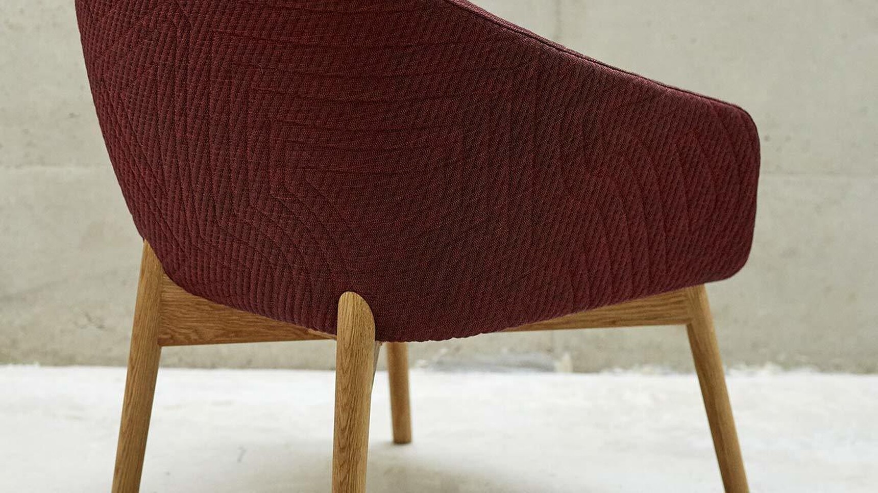 Paloma Lounge Wood Leg Detail 7