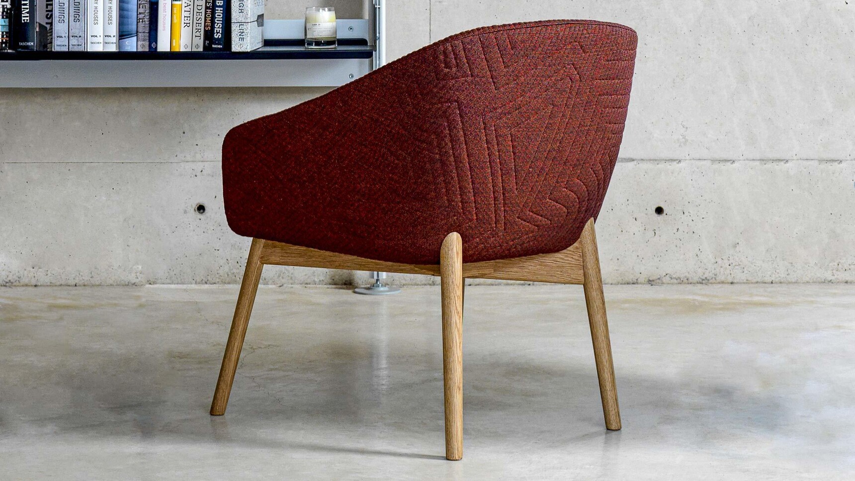 Paloma Lounge Wood Leg