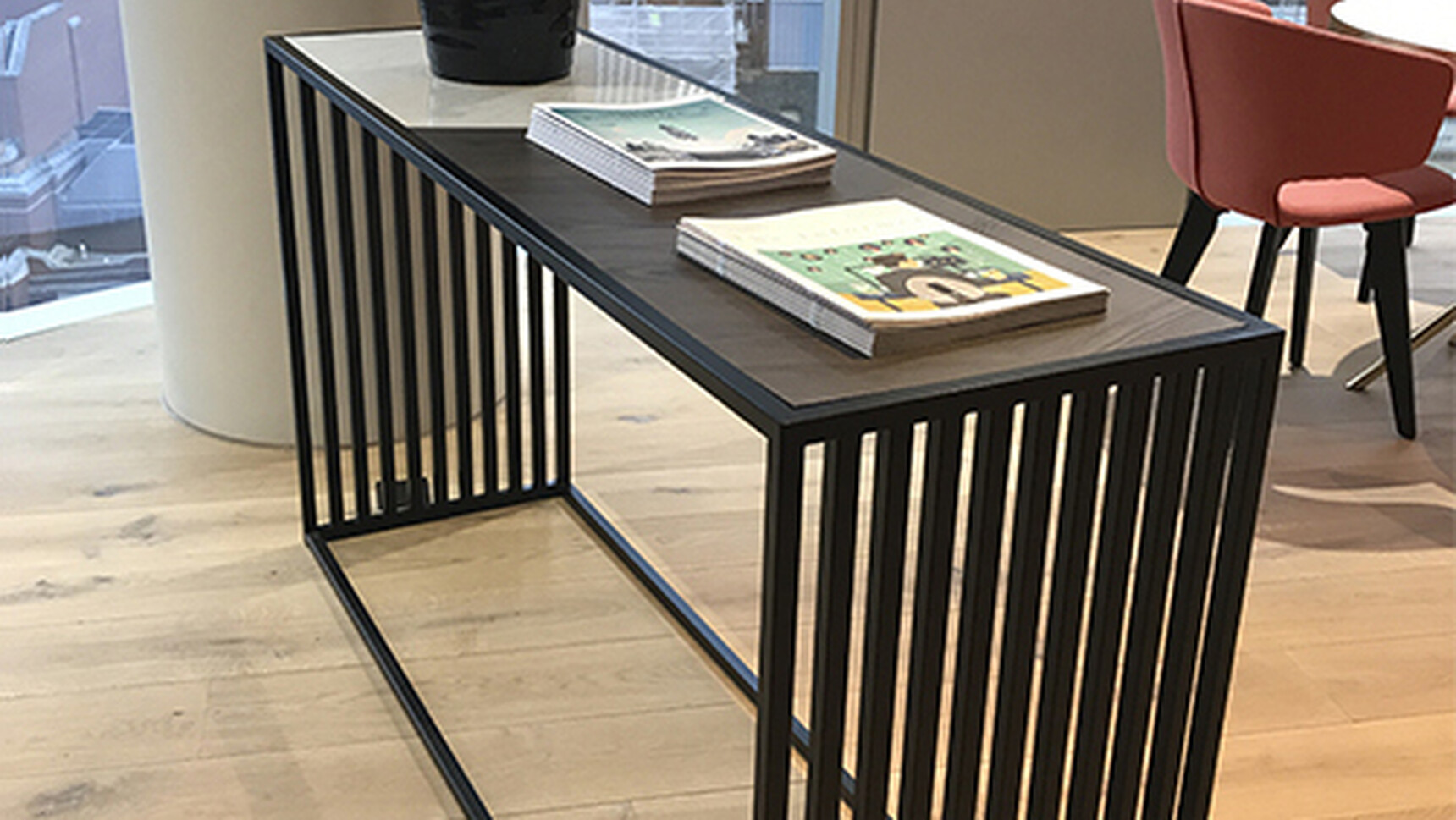 OB&B Club Console Table Detail Image