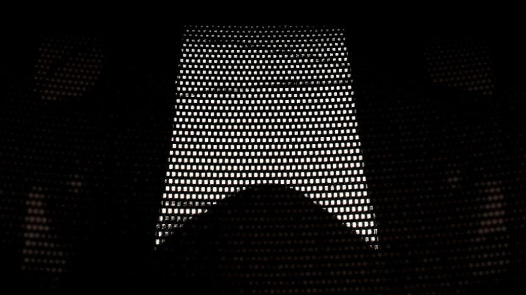 Okamura Contessa II Mesh Seat & Back Office Chair Showing Mesh Seat Detail Image