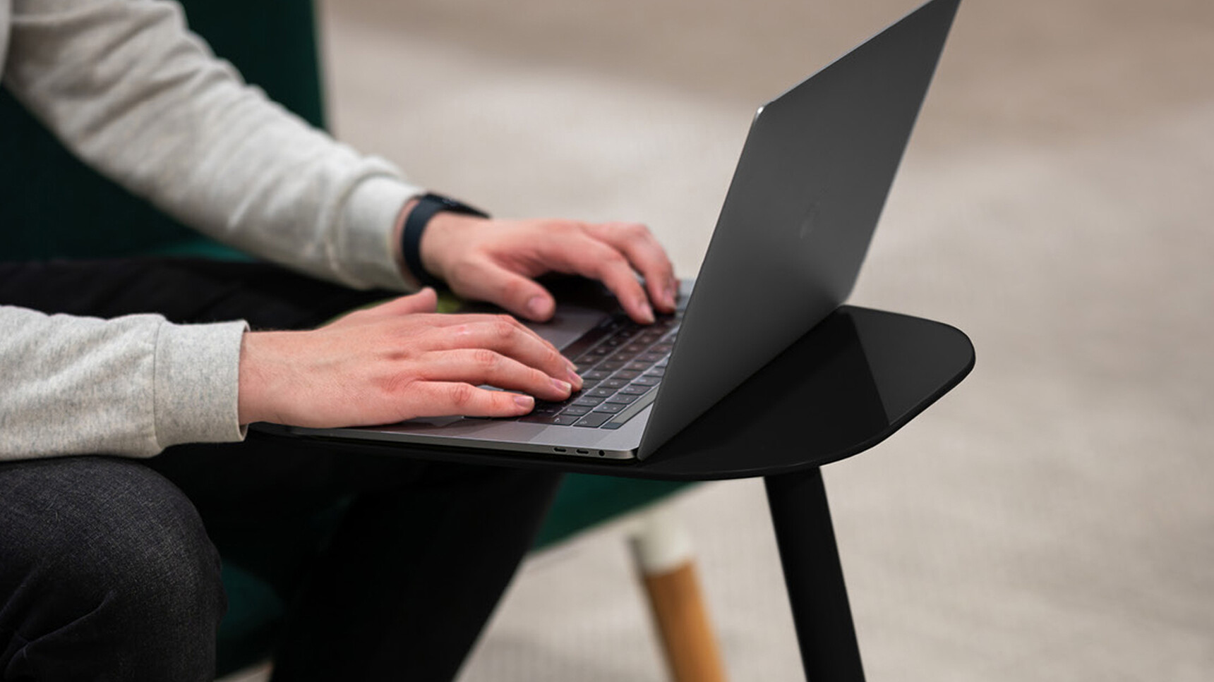 Boss Design Lina Laptop Table Black Finish Detail Image