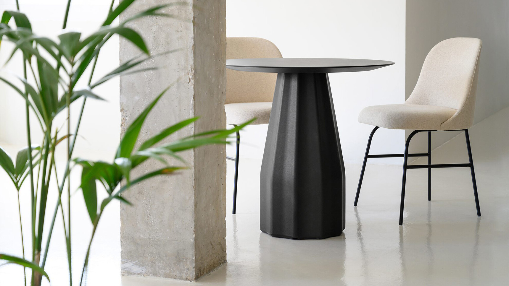 Viccarbe Burin Circular Meeting Table Black Finish Family Image
