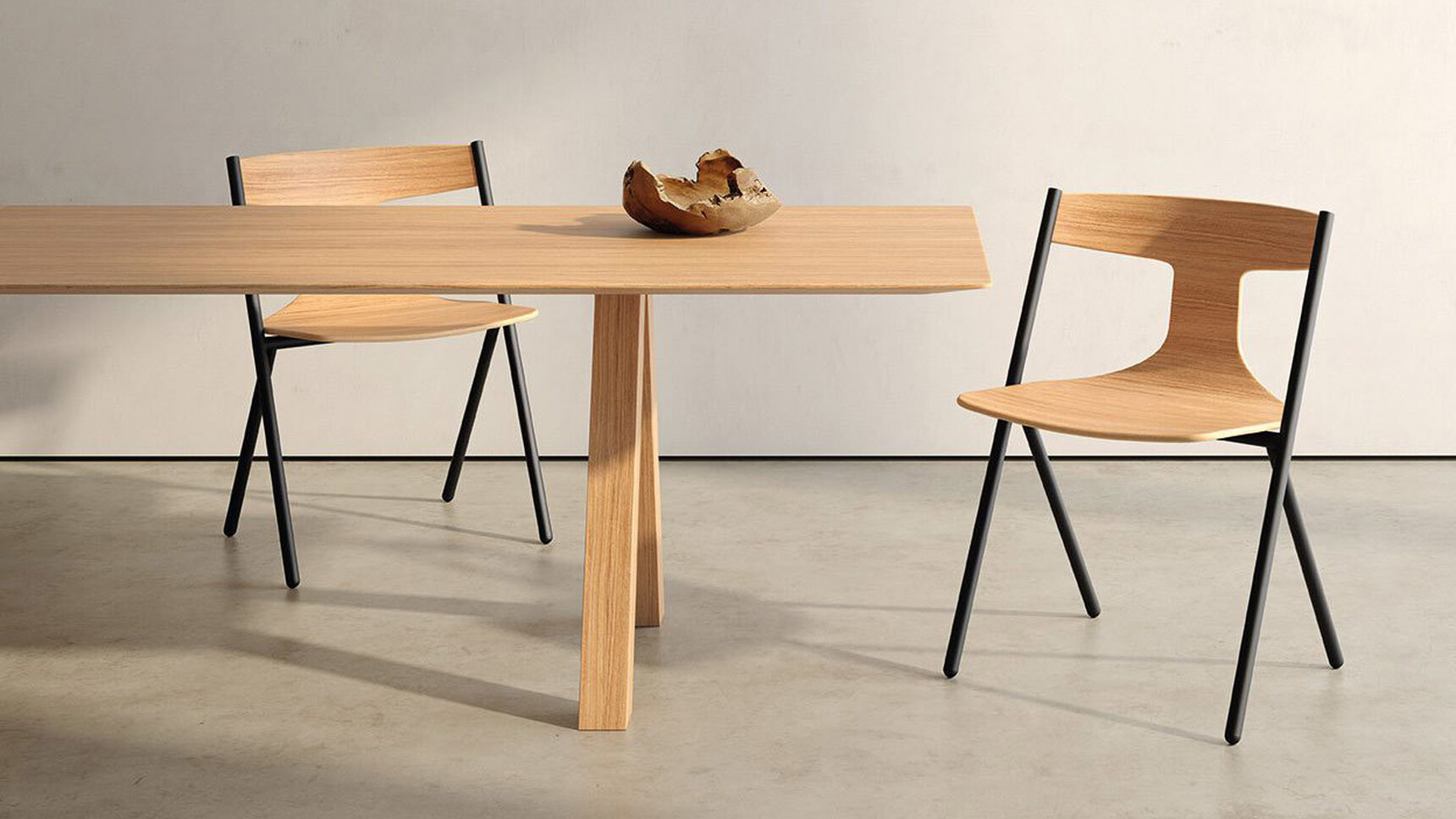 Viccarbe Quadra Meeting Chairs Wood Finish At Table Family Image