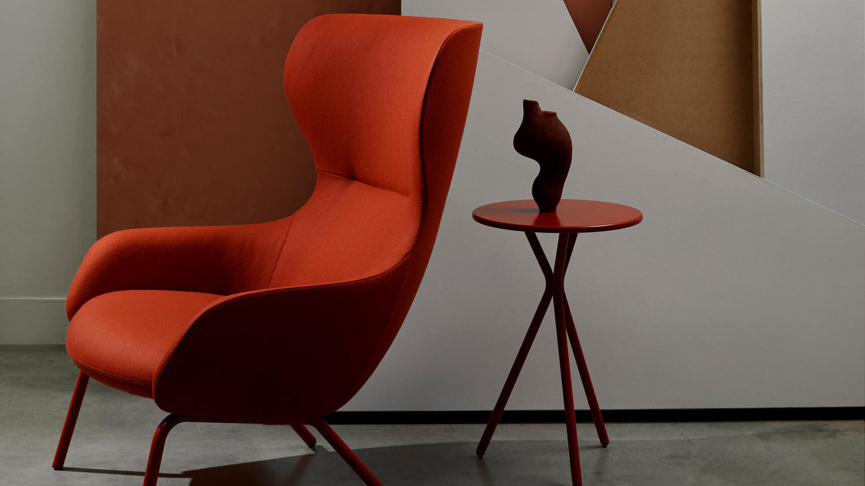 Boss Amelia Lounge Chair With Side Table Detail Image