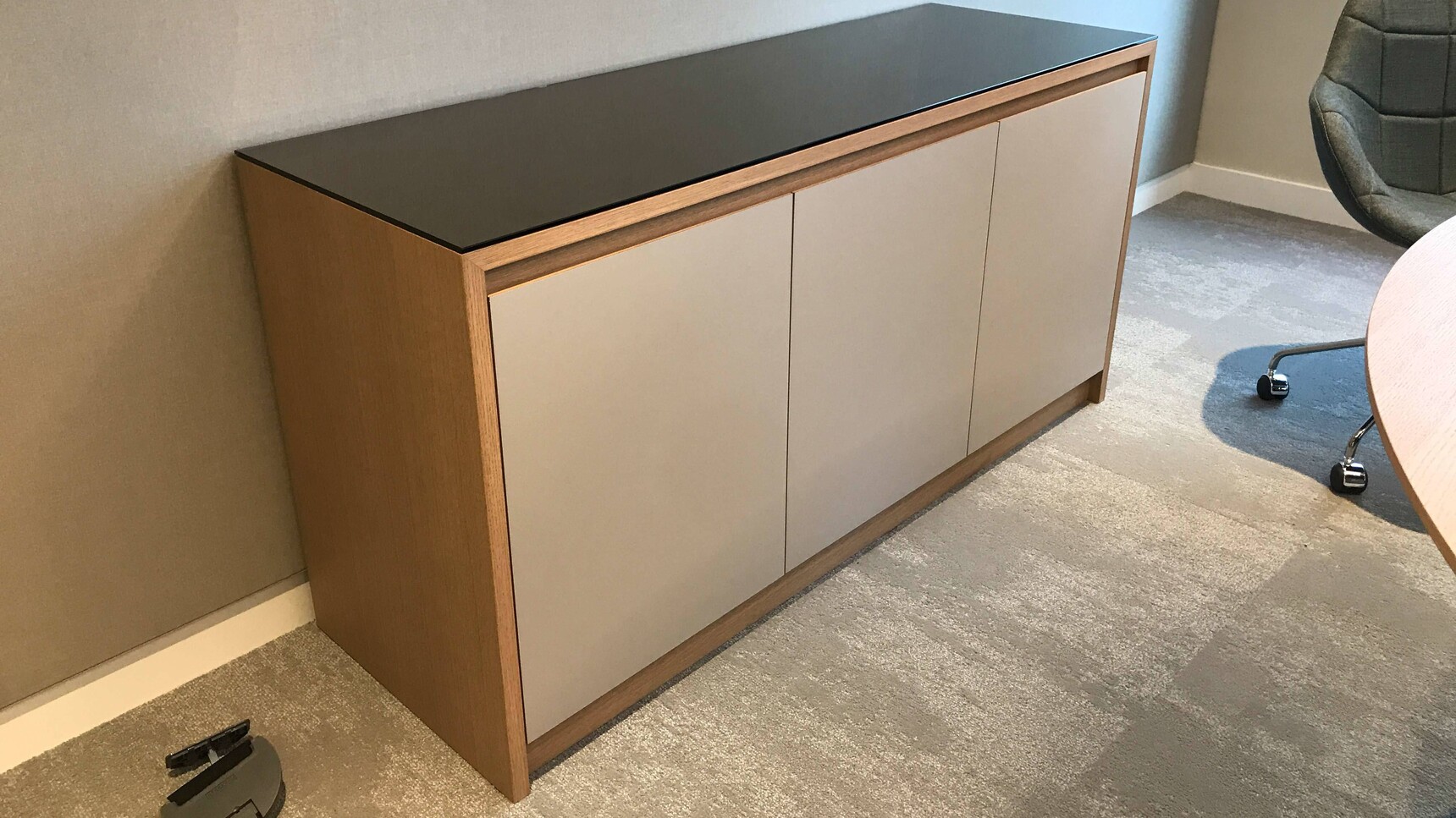 Workbench Loop Credenza Oak Laminate Fenix Glass Family Image