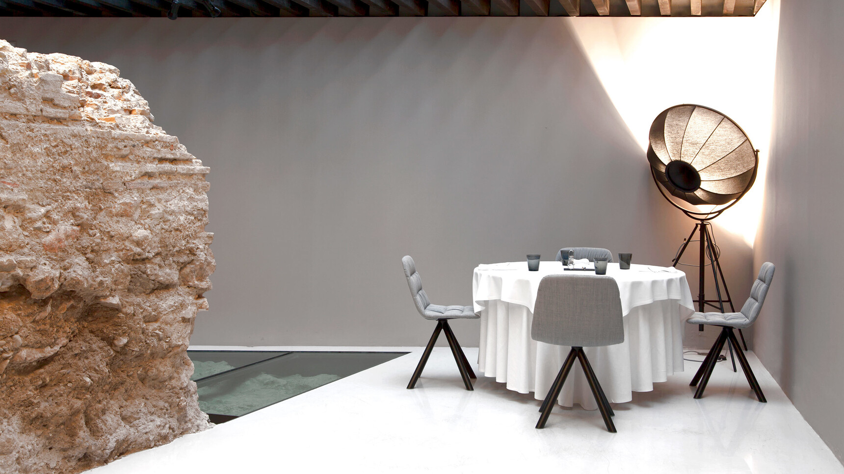 Viccarbe Maarten Soft Upholstered Chairs With Metal Swivel Base At Table