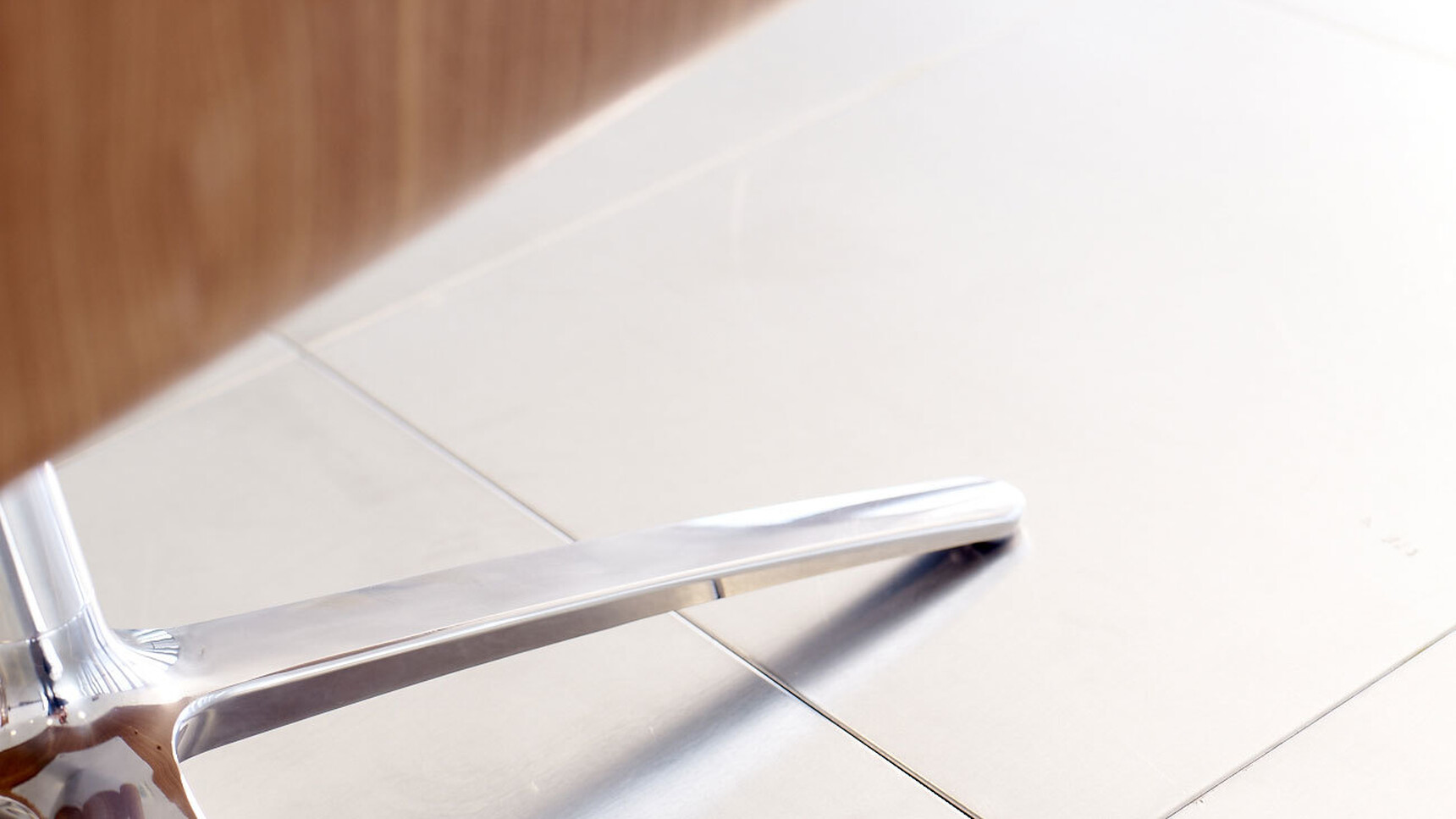 Boss Design Kruze Lounge High Back Chair With Wood Frame And Polished Aluminium Base Detail Image