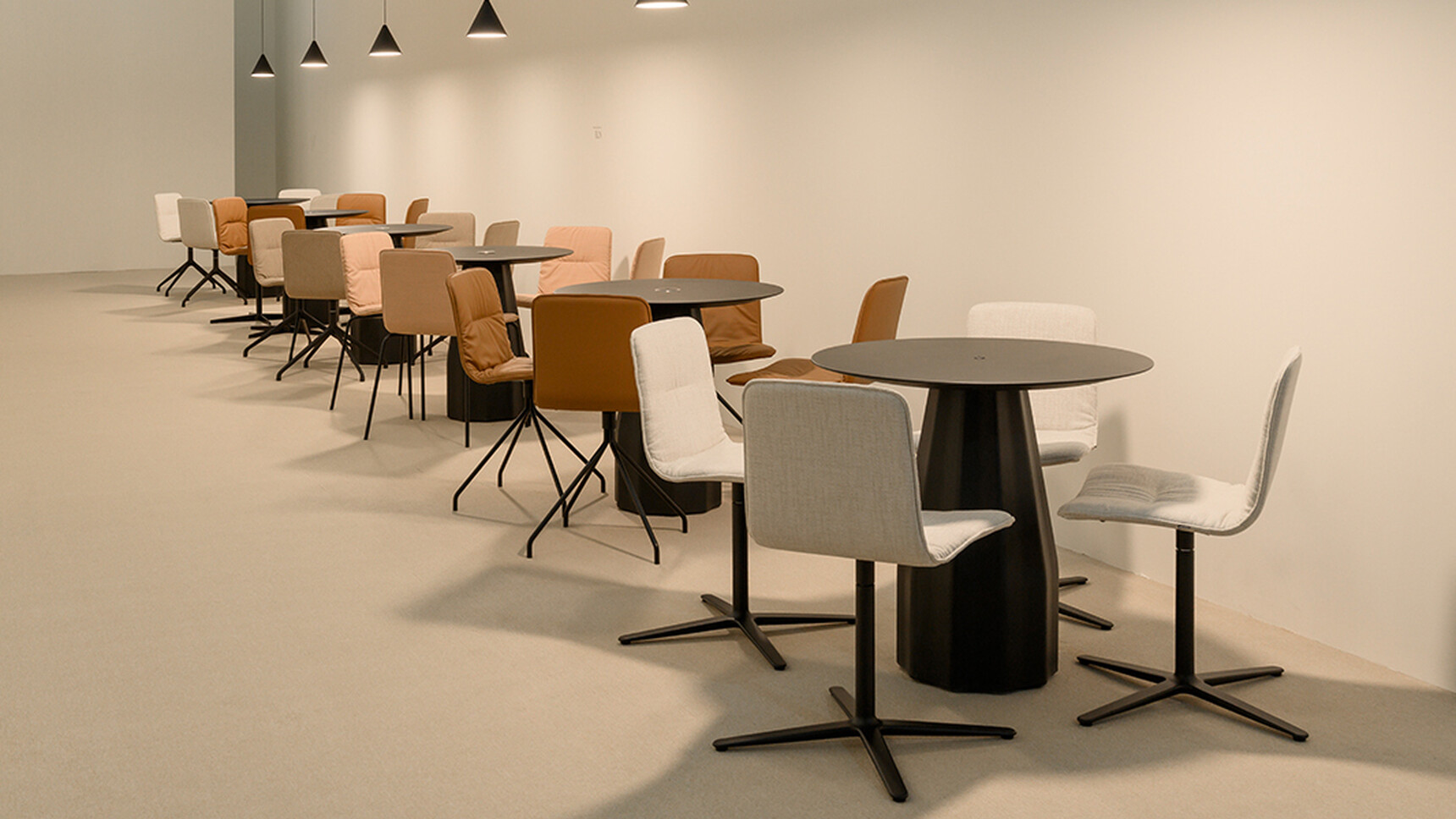 Viccarbe Klip Meeting Chairs Group Image