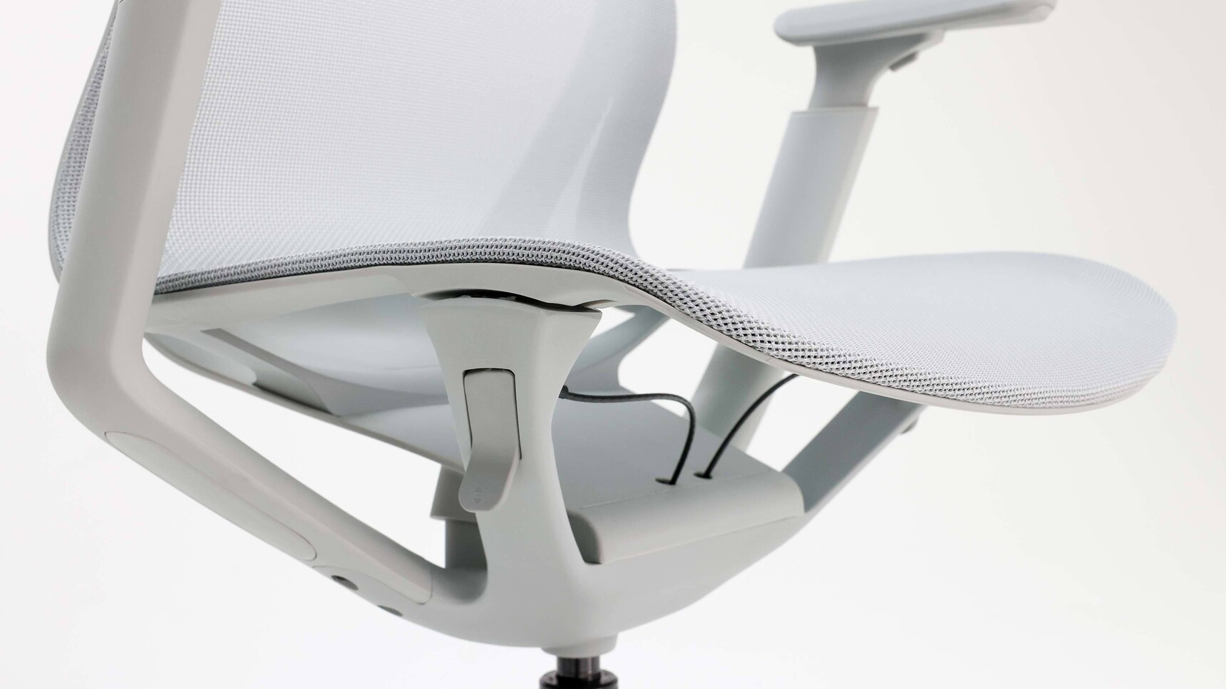 Haiken Hunt Mesh Back Office Chair Grey Finish Detail Image Of Seat