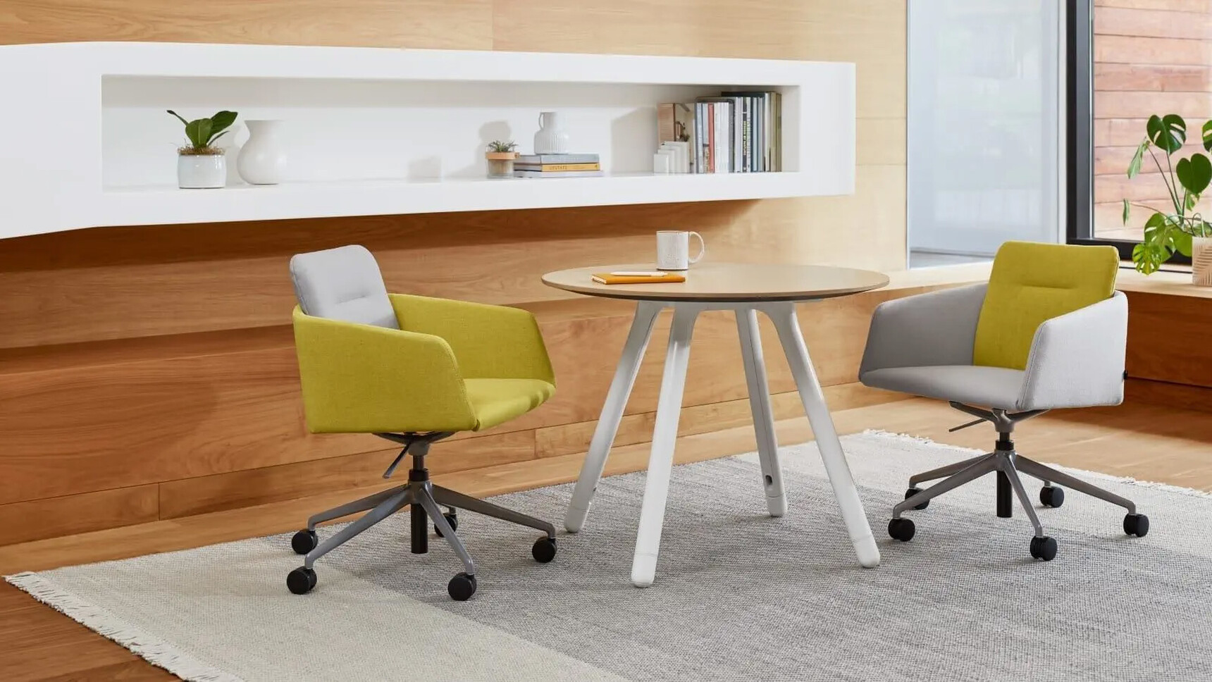 Coalesse Marien152 Conference Chairs With 5 Star Base Home Edition At Table In Lounge Setting