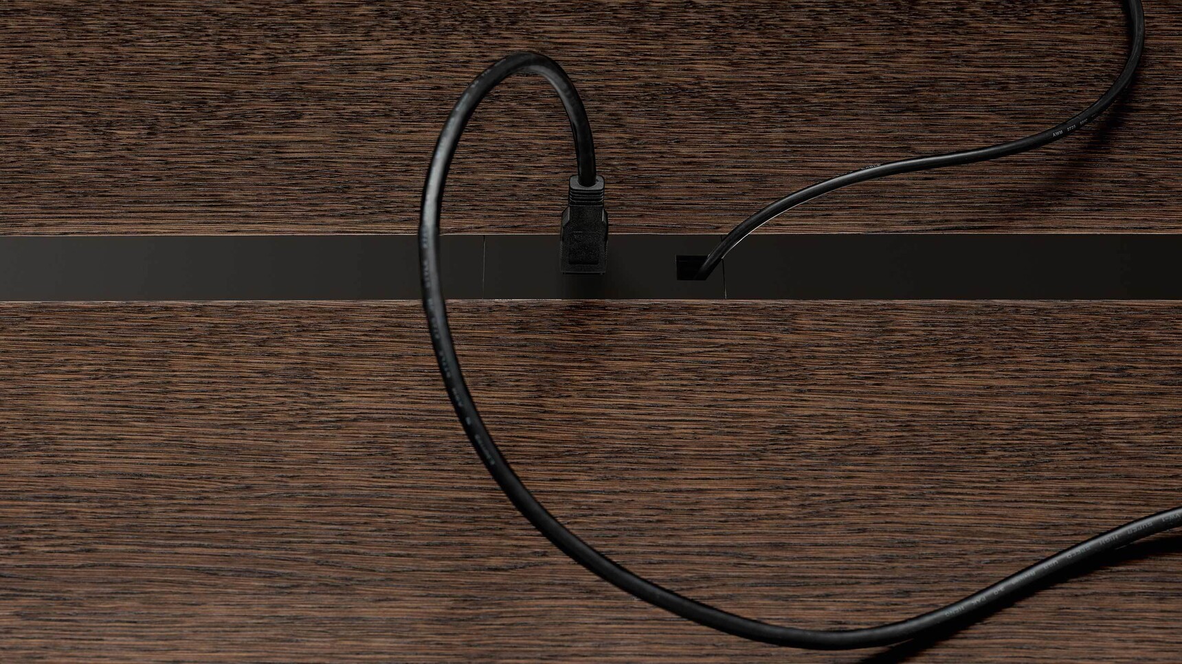 Bralco Metar Executive Office Desk Wood Finish Detail Image Of Cables