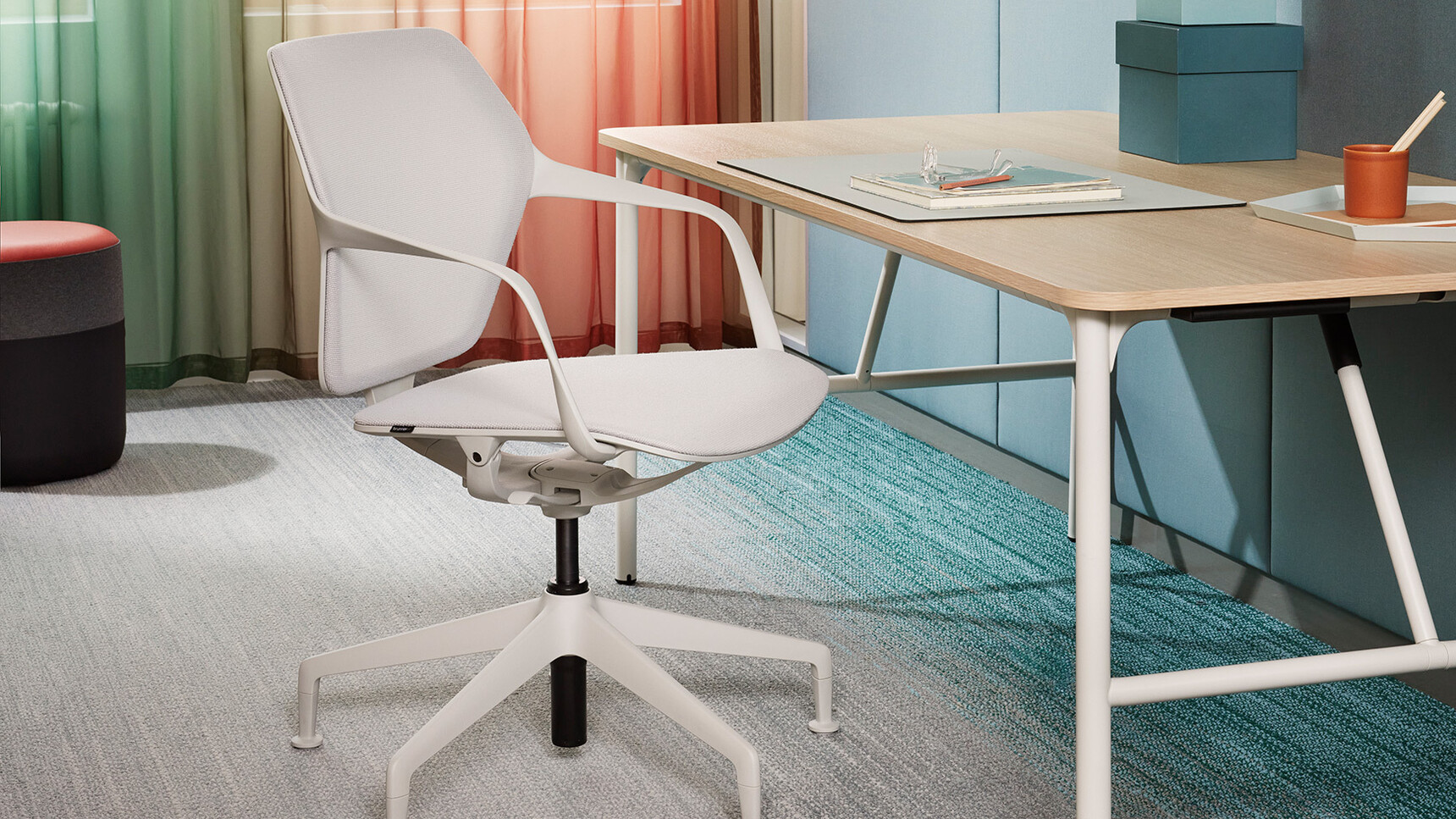 Brunner Ray Work Universal Mesh Swivel Chair With Armrests On Glides At Desk In Office Setting