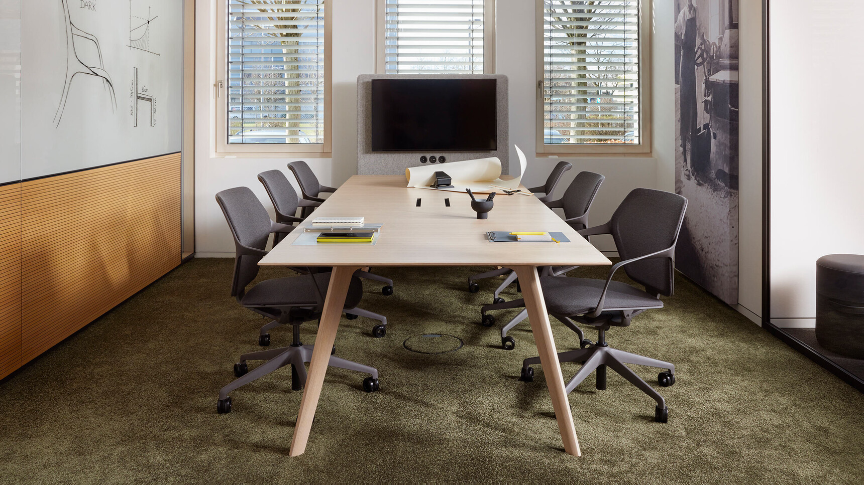 Brunner Ray Work 9220 Clay Light At Ray Table Team TE100 In Office Setting
