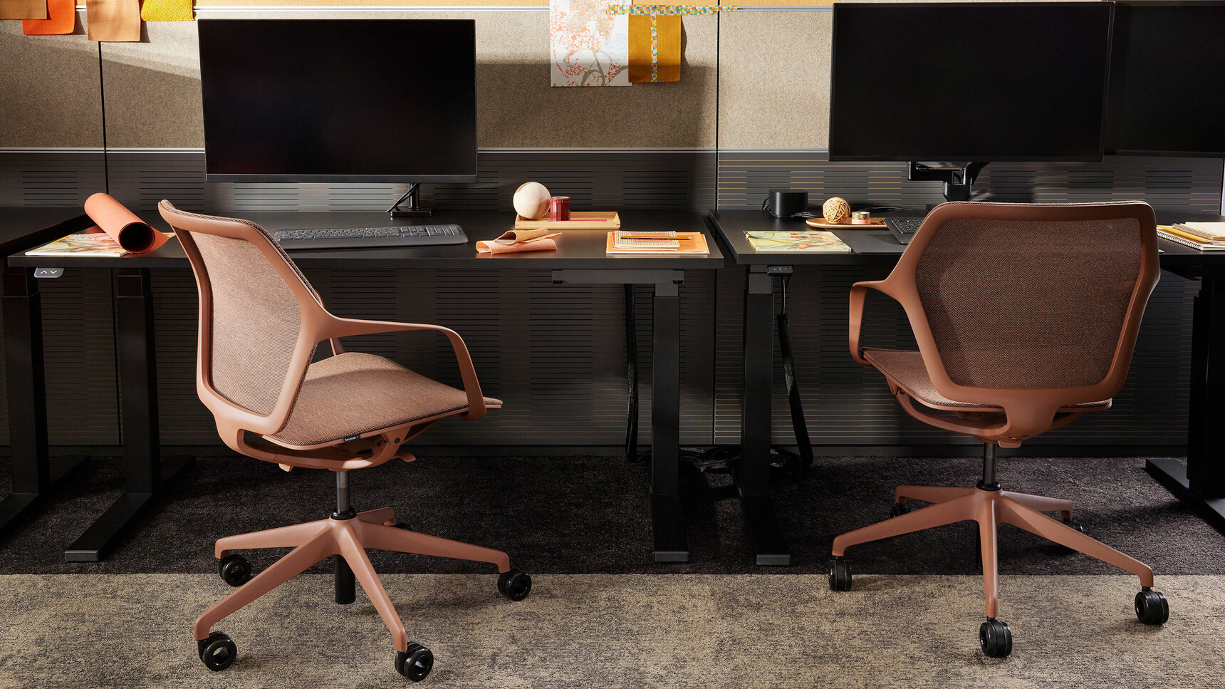 Brunner Ray Work 9220 Earth Finish In Office Setting
