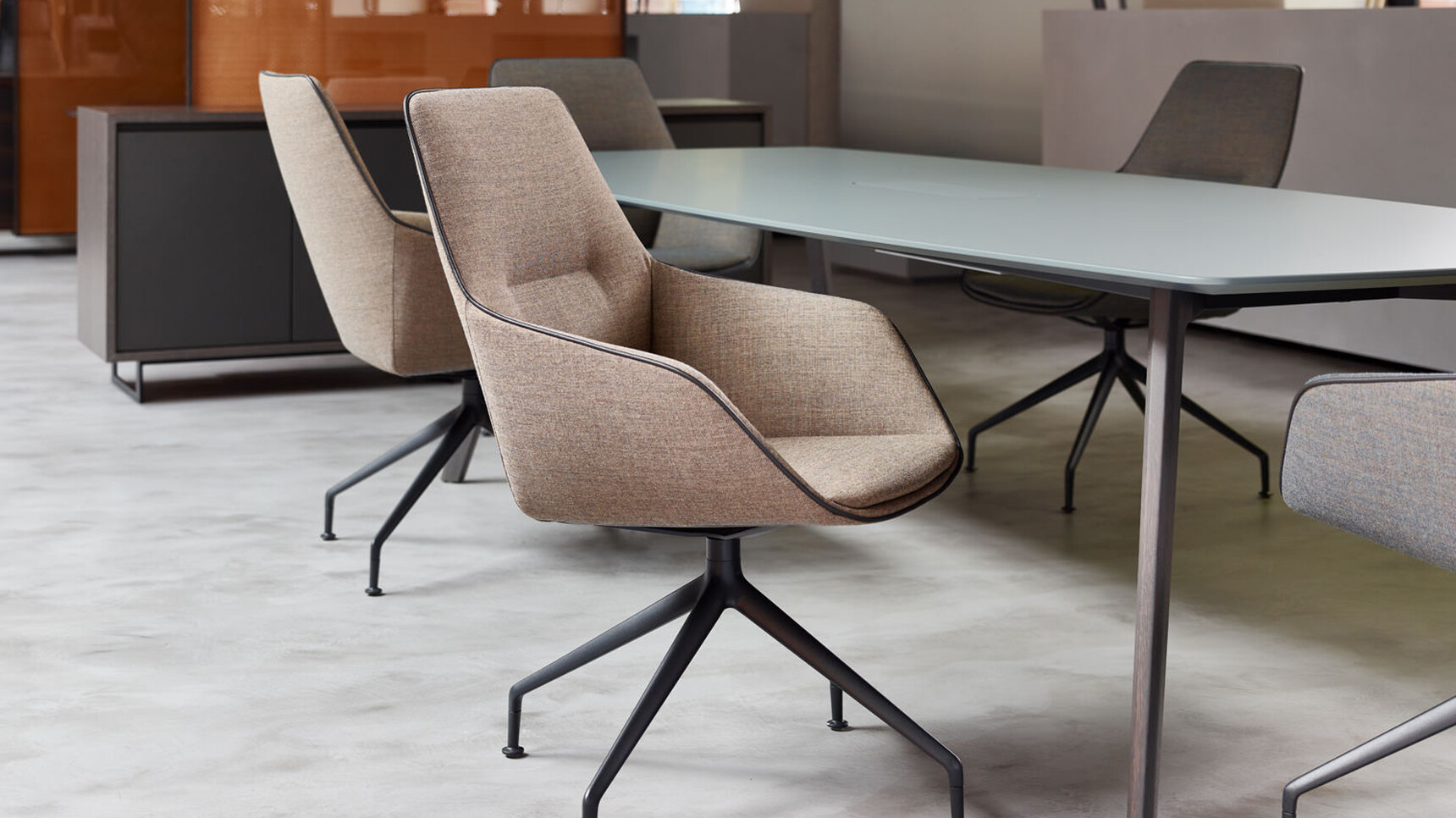 Brunner Ray Soft Mid Back Office Chair In Office Setting