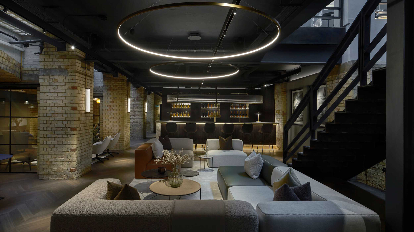 Brunner Pads Sofa With Ray Soft 9643 And Ray Soft Lounge 9652 In Bar Environment