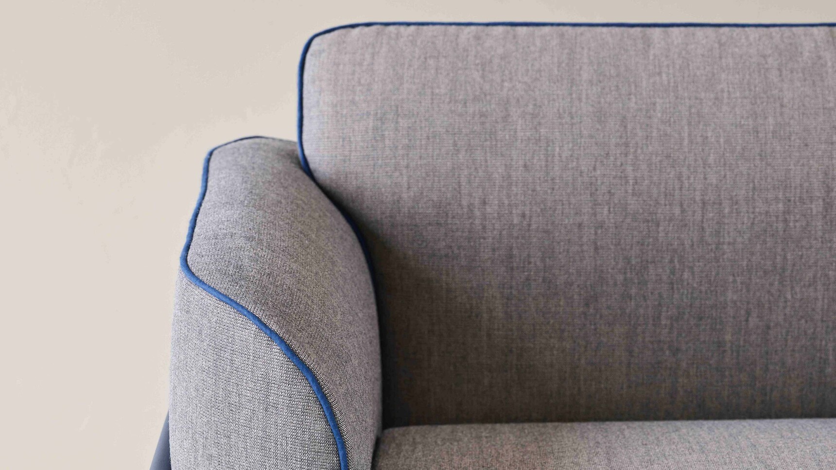 Modus Clara Lounge Sofa CLA001 Detail Image