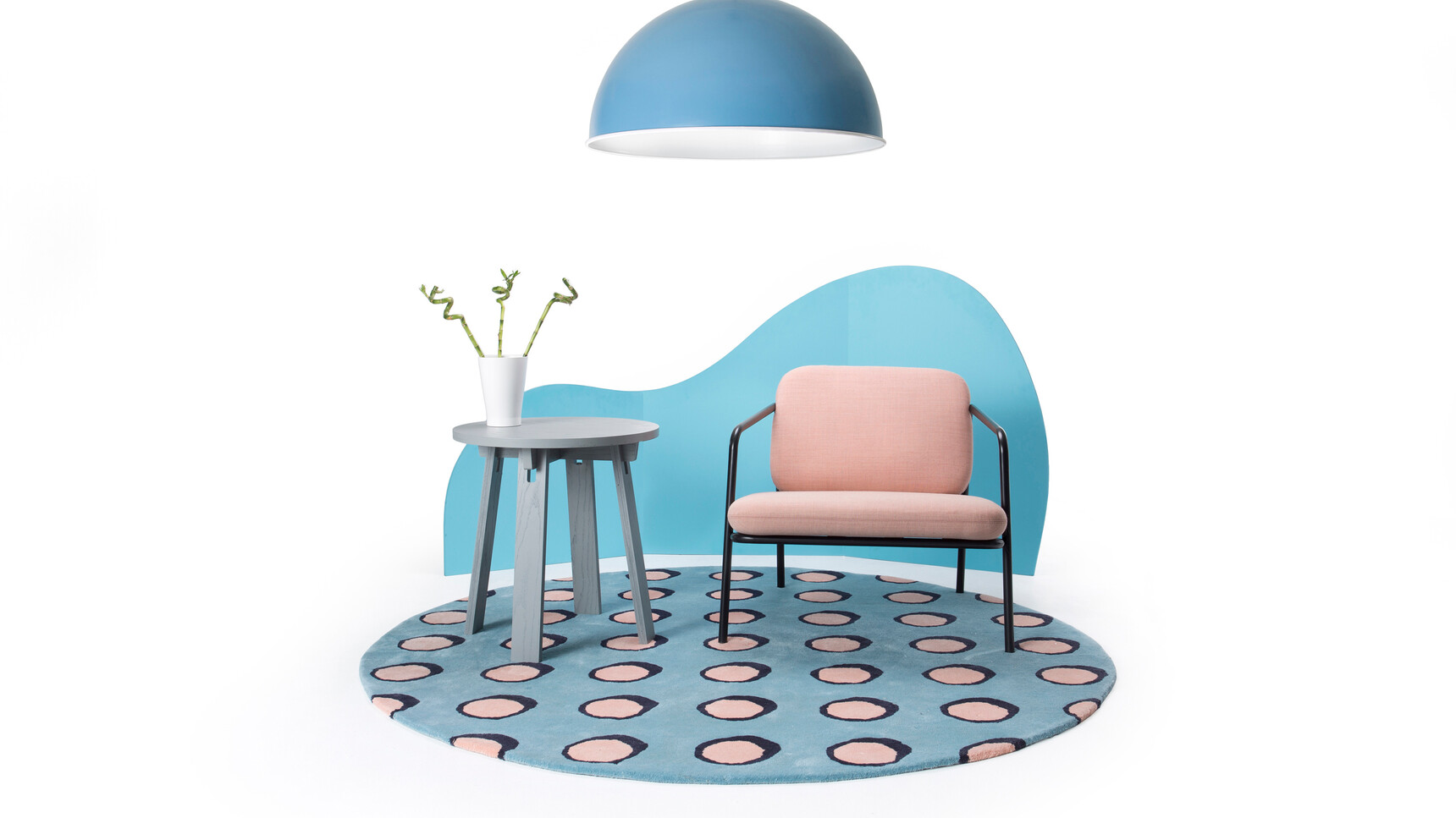 Deadgood Marra Laptop Table At Chair Family Image