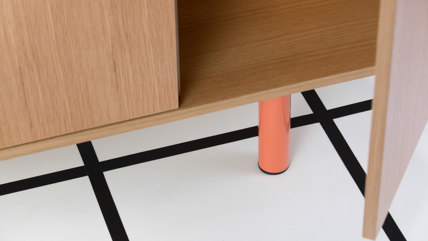 Deadgood Plex Sideboard Oak Veneer Finish Detail Image