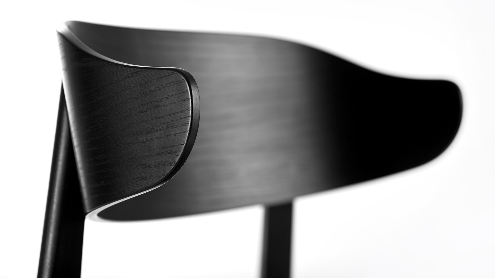 Deadgood Setter Meeting Chair Jet Black RAL 9005 Finish Detail Image