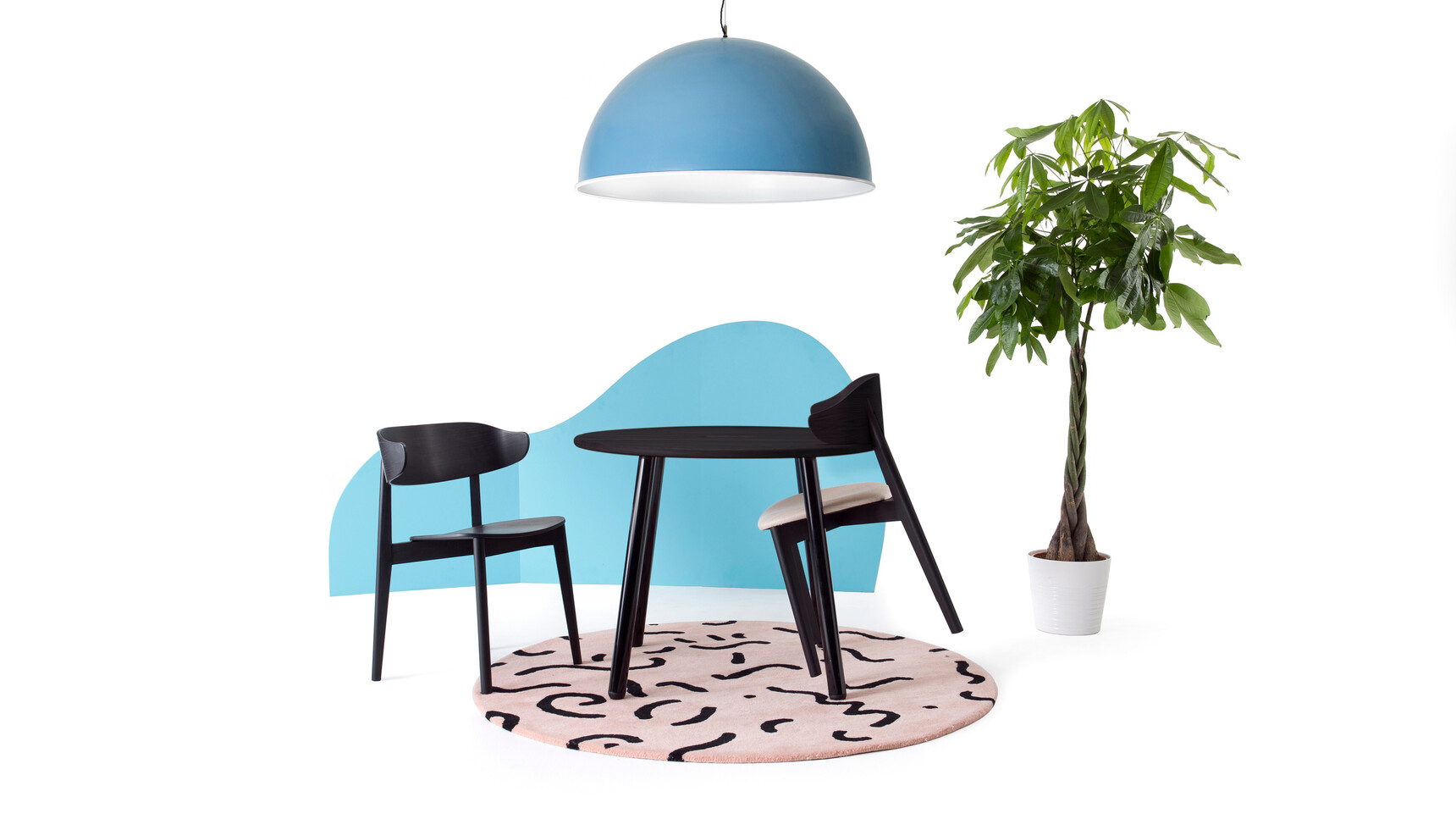 Deadgood Setter Meeting Chairs All Wood & Soft Seat At Table Family Image