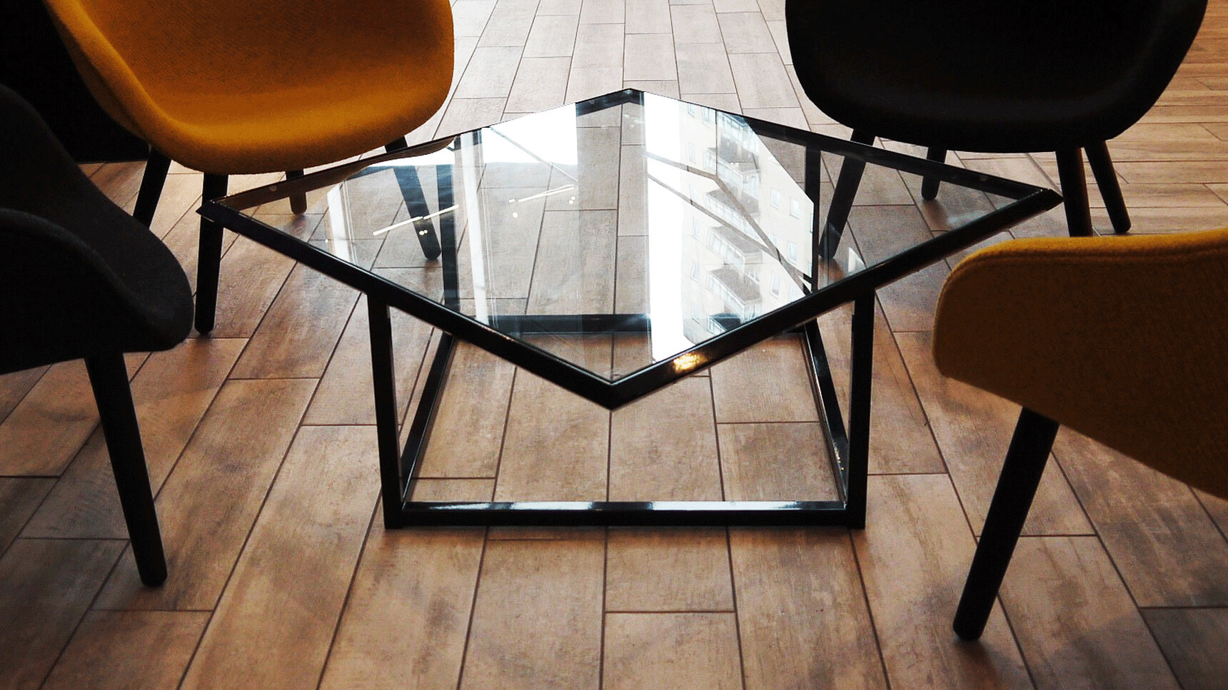 Deadgood Turn Coffee Table Smoked Glass Jet Black Frame Finish With Chairs Detail Image