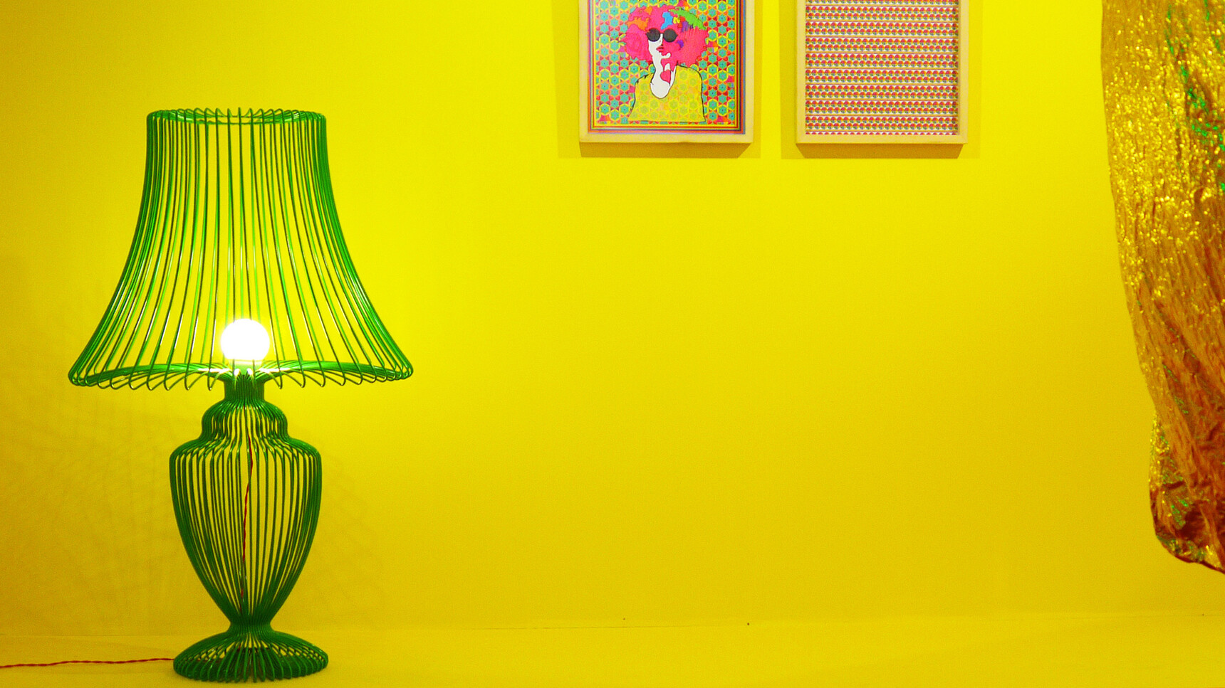 Deadgood Wire Lamp | Large Fern Green Frame Finish Family Image