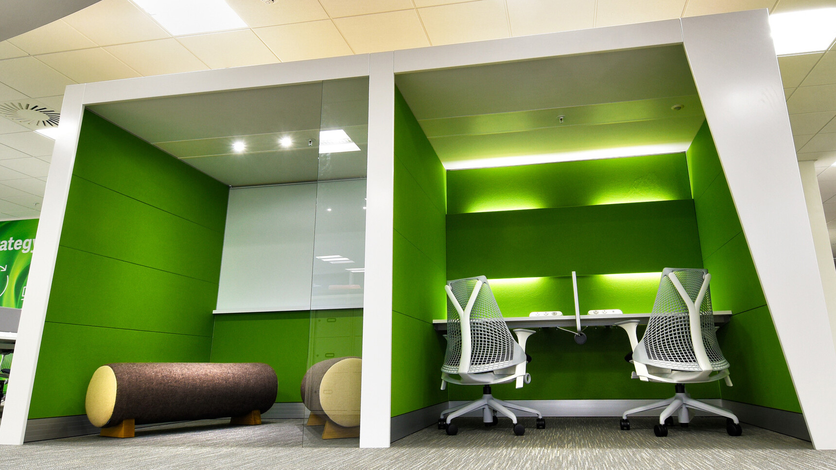 Two Woody Benches | Small In Situ