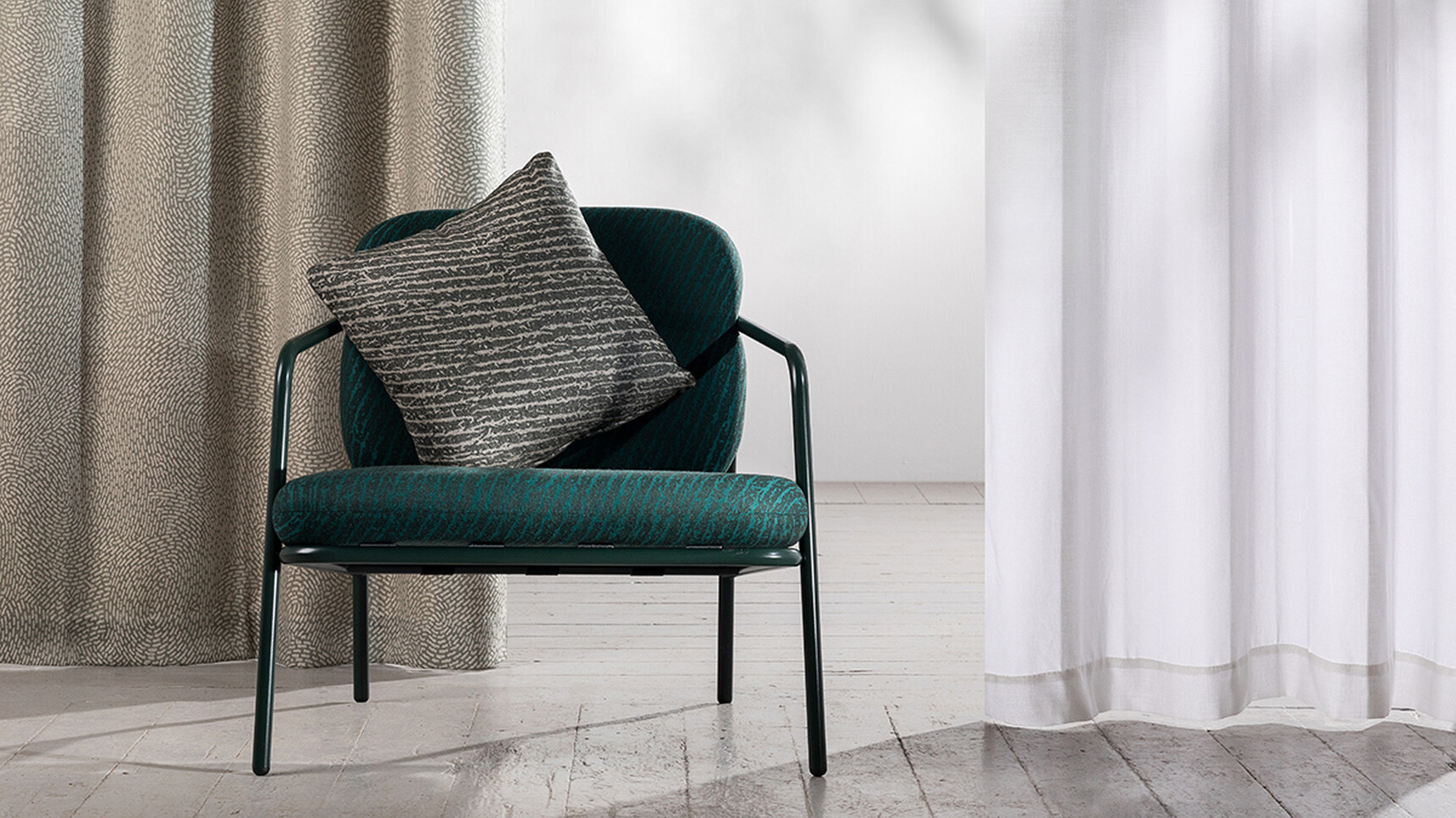 Deadgood Working Lounge Armchair Family Image