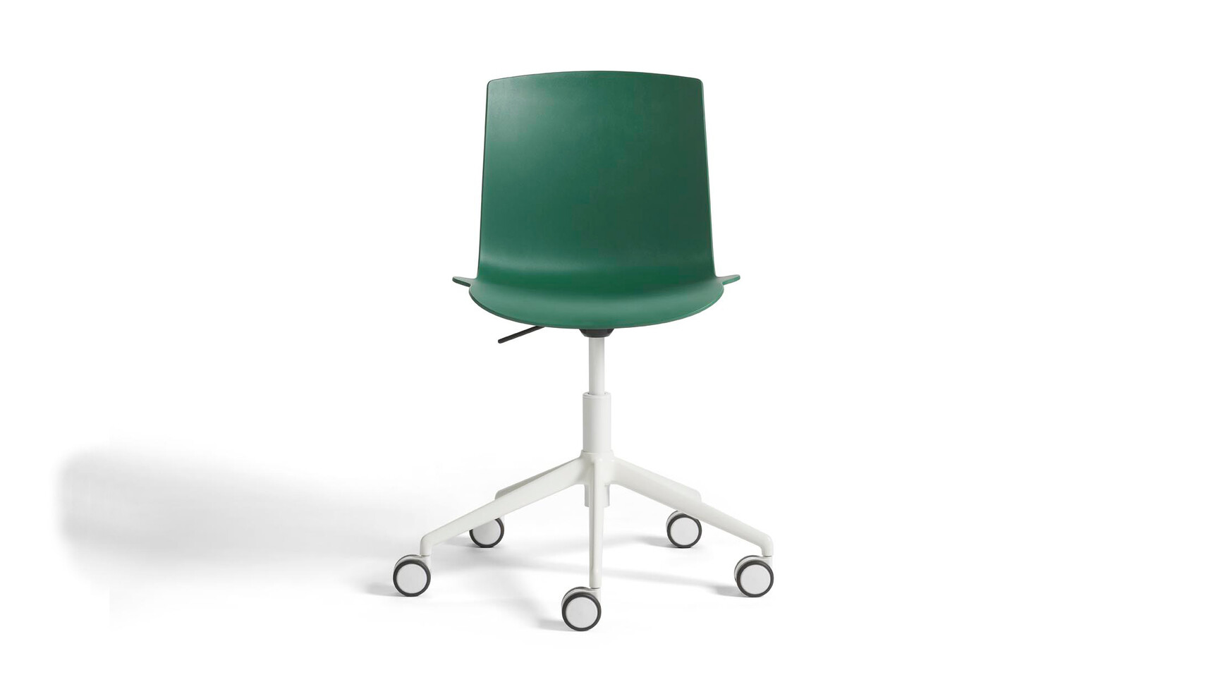 Verco Olivia Meeting Chair With Five Star Base OLV 3 GN W Family Image