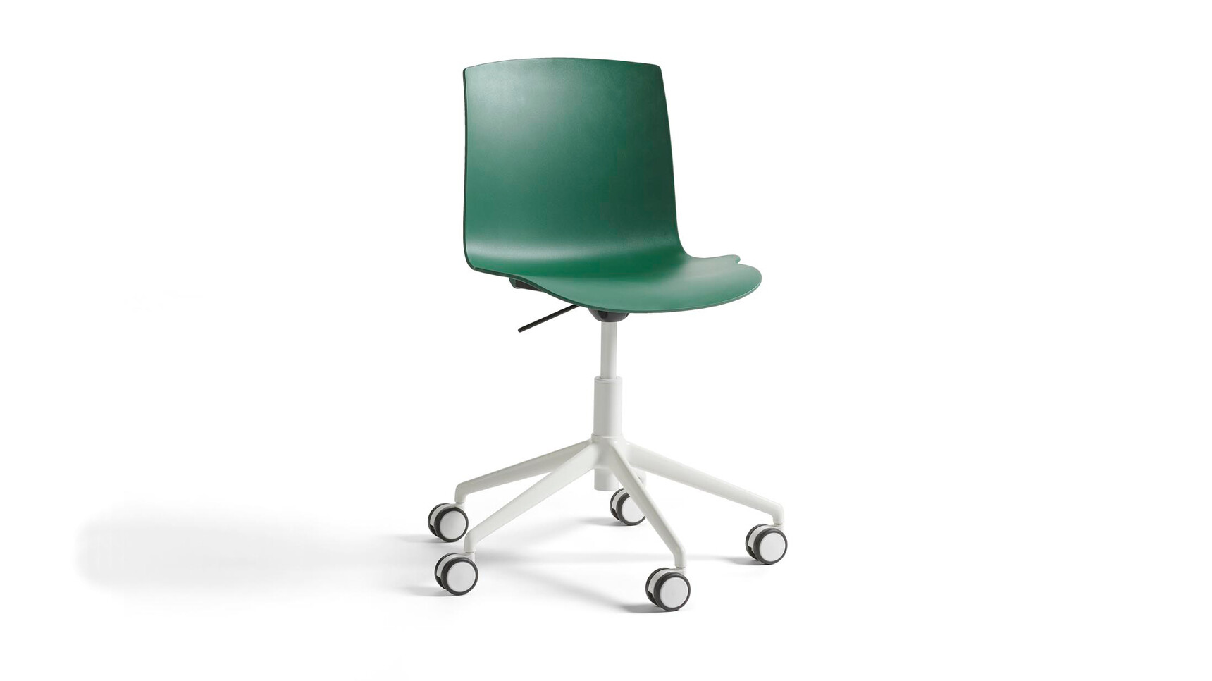 Verco Olivia Meeting Chair With Five Star Base OLV 3 GN W Green Finish Family Image
