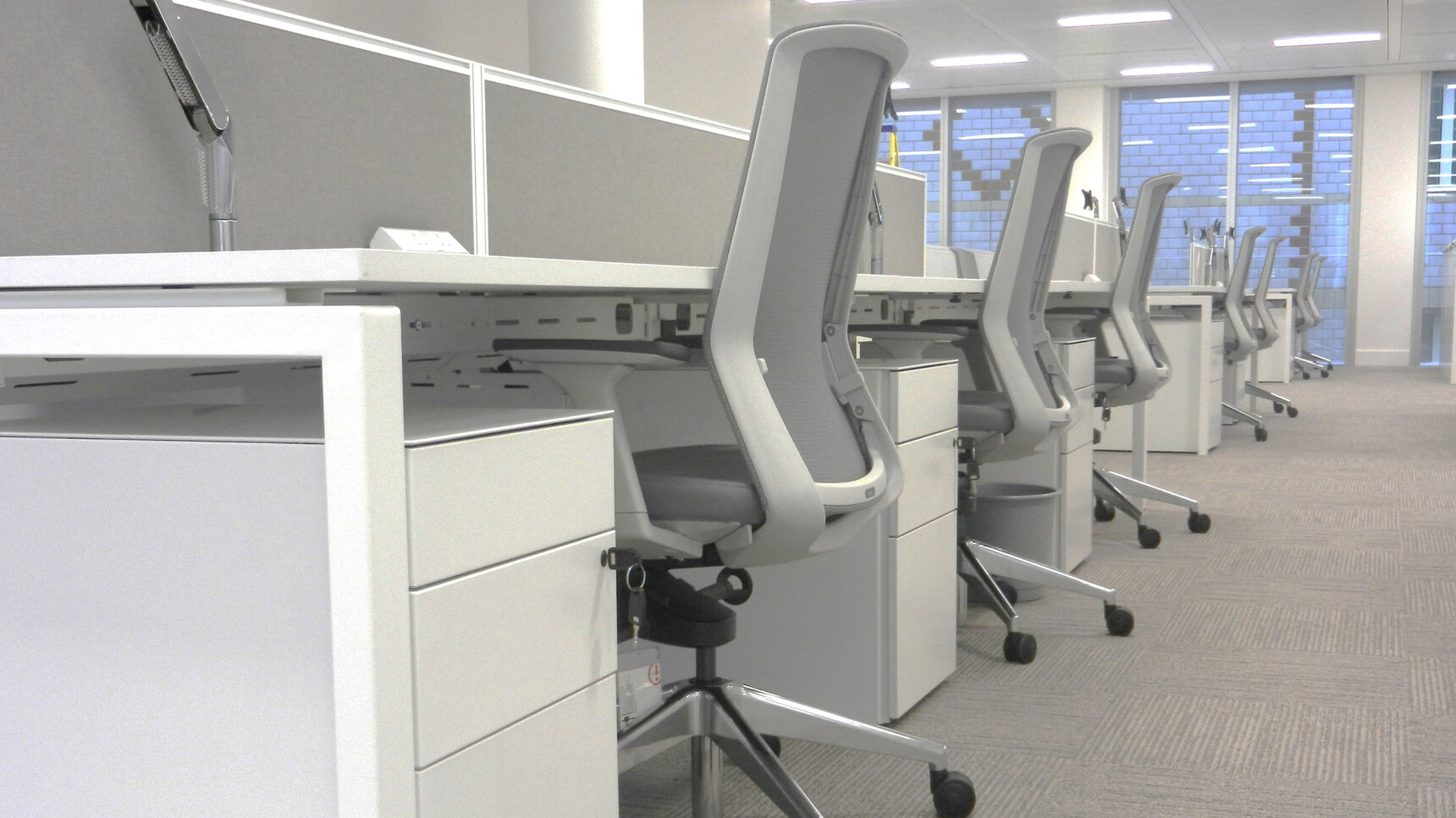 Seven Workstories J1 Mesh Back Office Chairs Polished Base Grey Upholstery At Desks White Finish