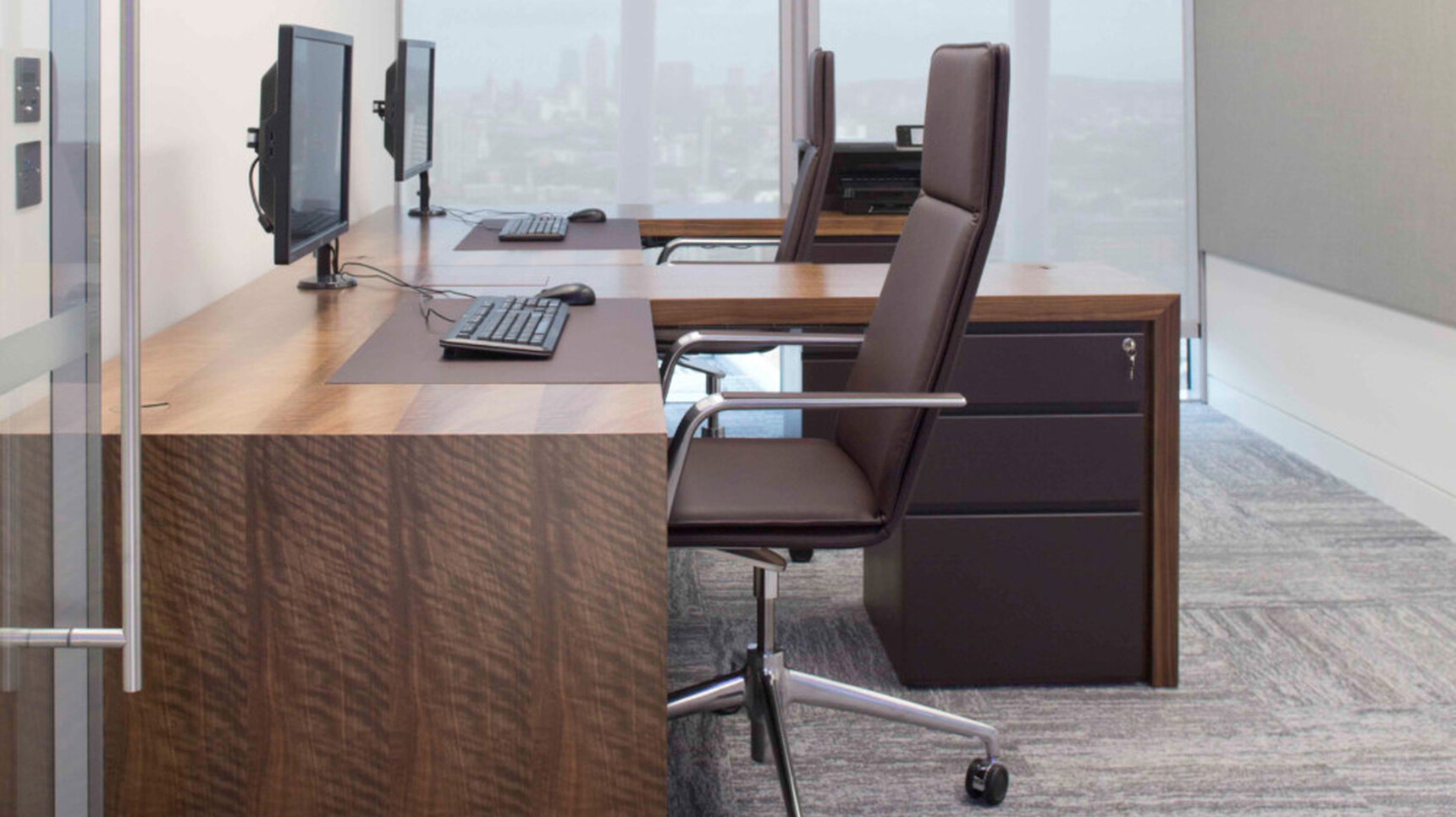 Finasoft Exec Swivel Open Arm 03