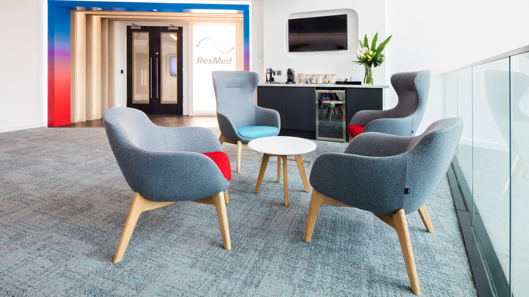 Froviilklow4Legfamily