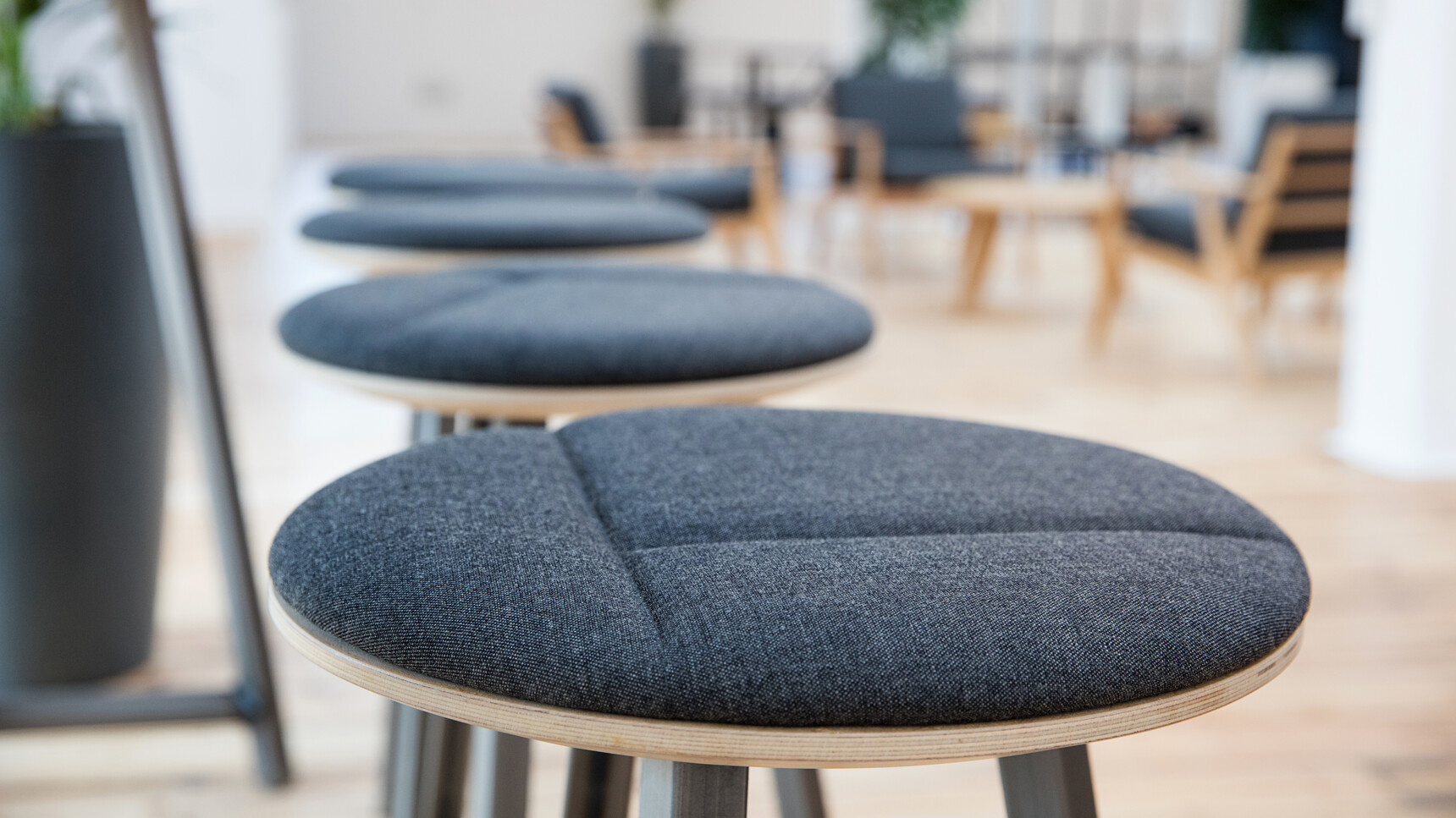 Relichighstooldetail