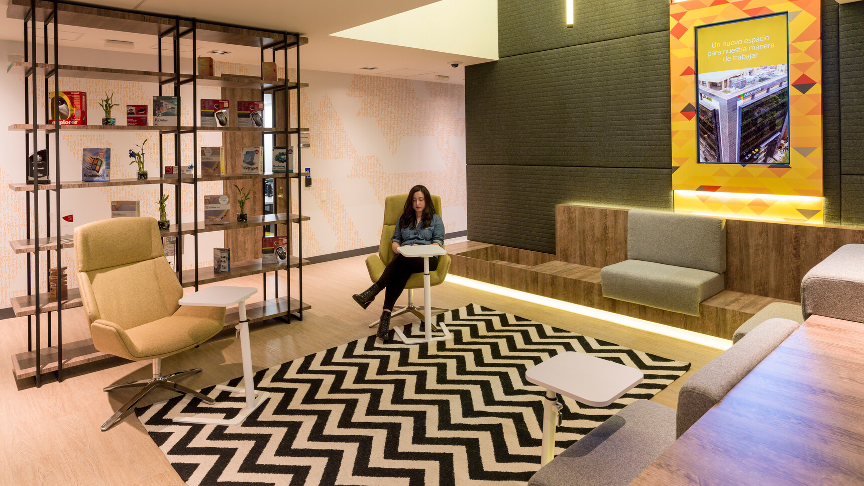 Kruzeloungeupholsteredfamily2