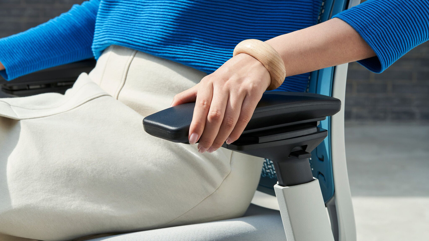Steelcase Series 2 Office Chair With Blue And White Upholstery With Seagull Frame In Use Detail Image