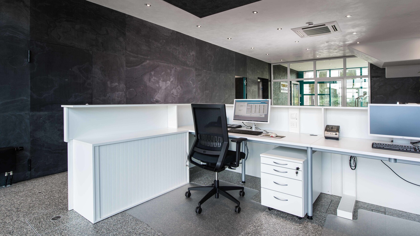 Viasit Impulse Too Mesh Back Office Chair At Desk In Office Environment