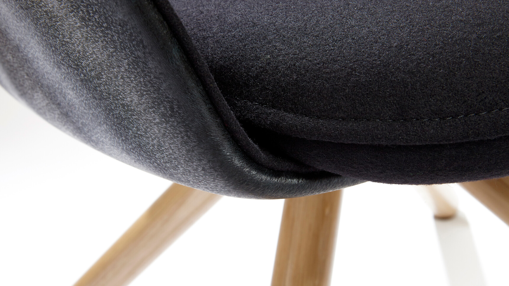 Connectionsrolliechairfamily4